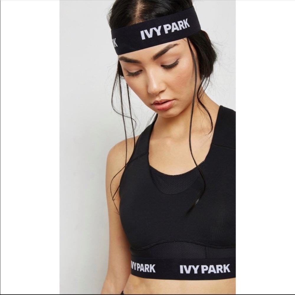 NWT IVY PARK Racerback logo sport bra Black - Picture 2 of 10